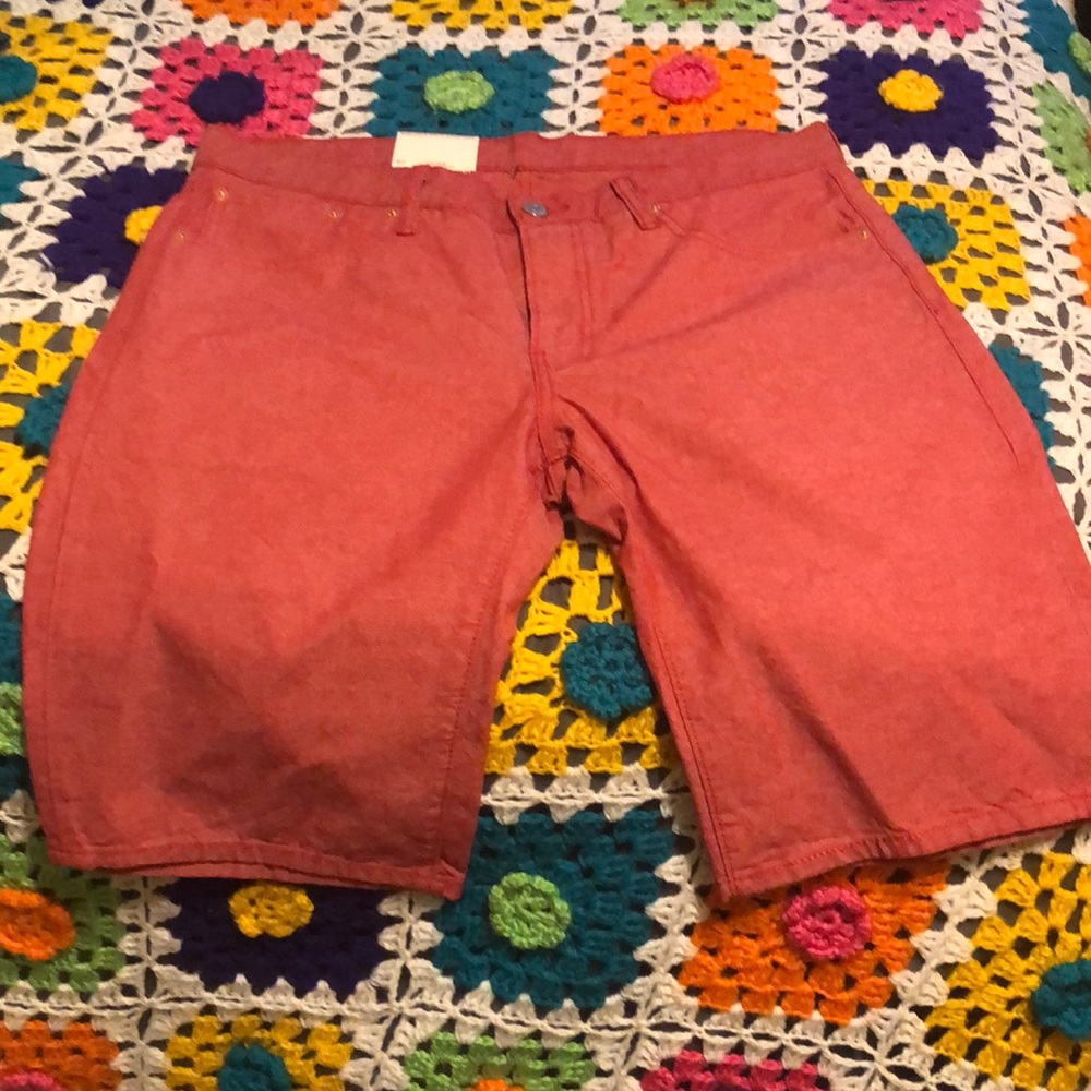 New 504 Levi’s short